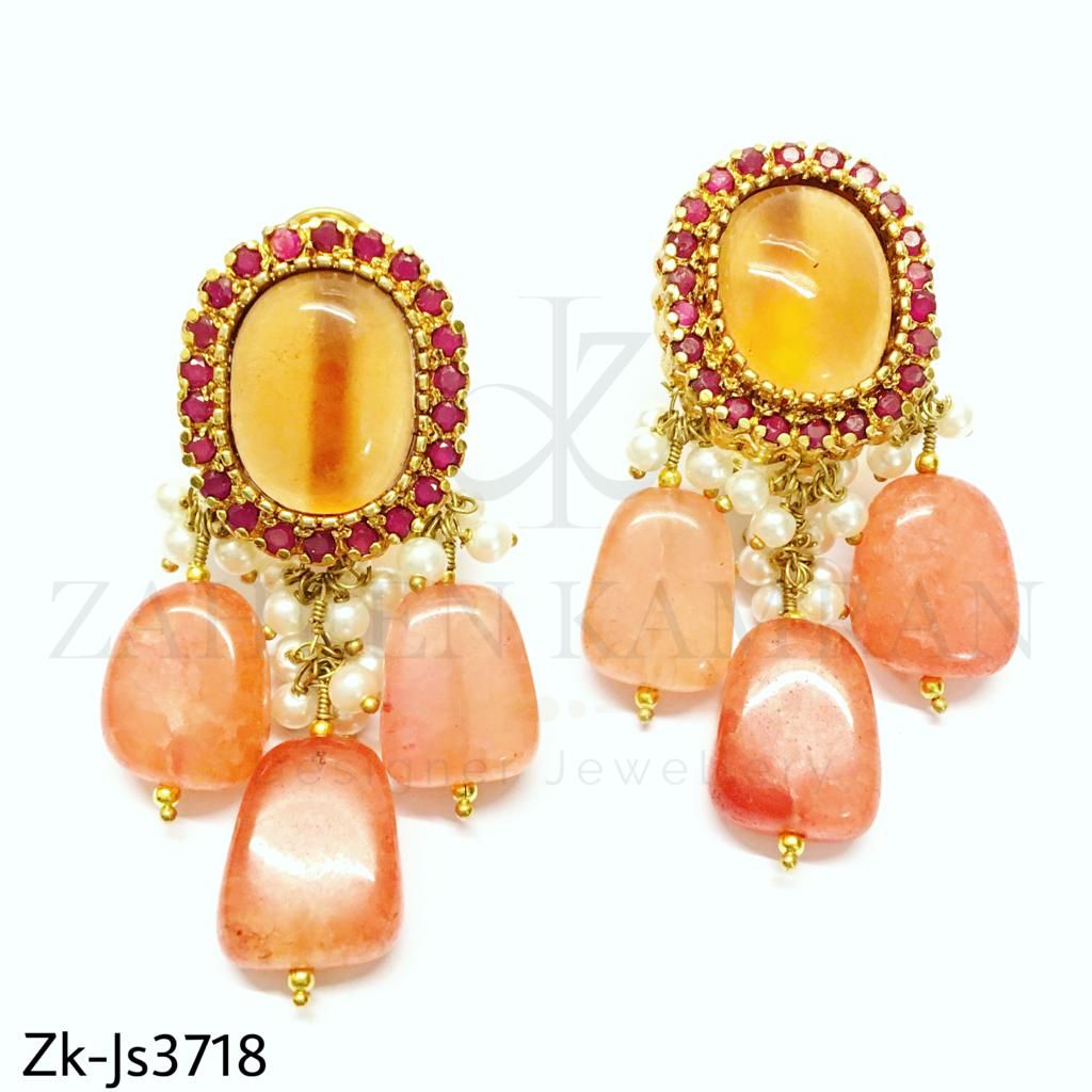 Classic handwoven choker