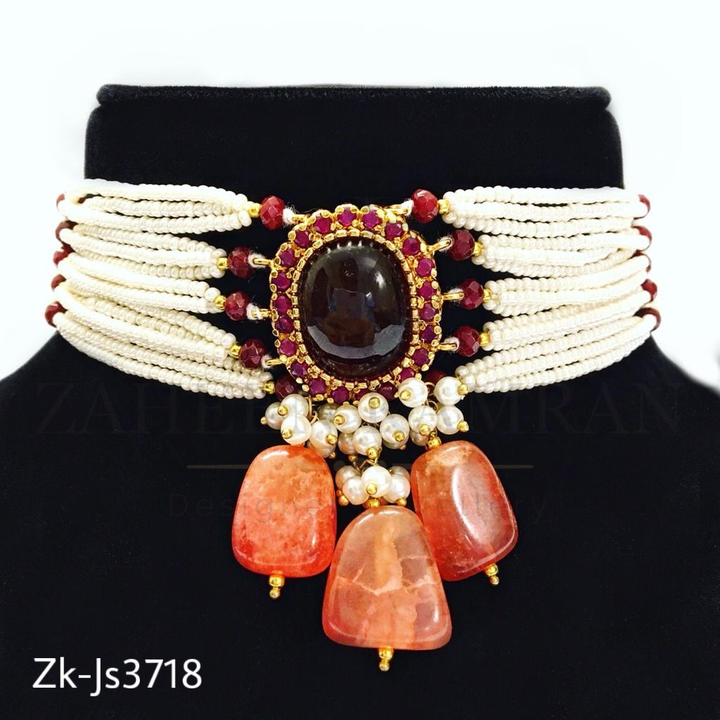 Classic handwoven choker