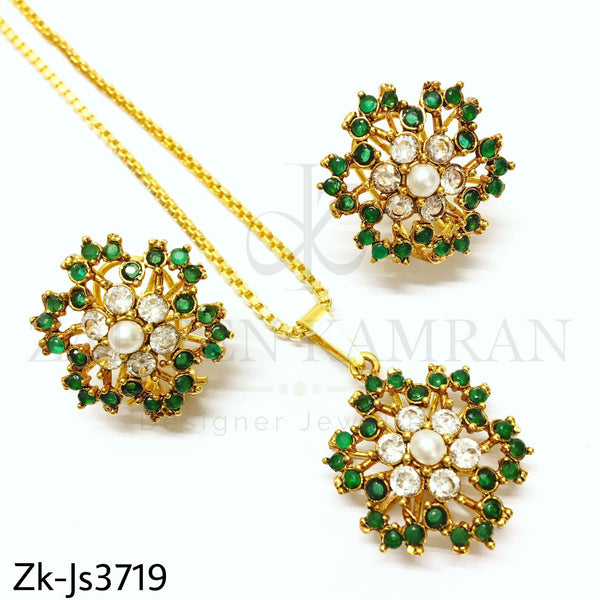 Emerald stylish pendant