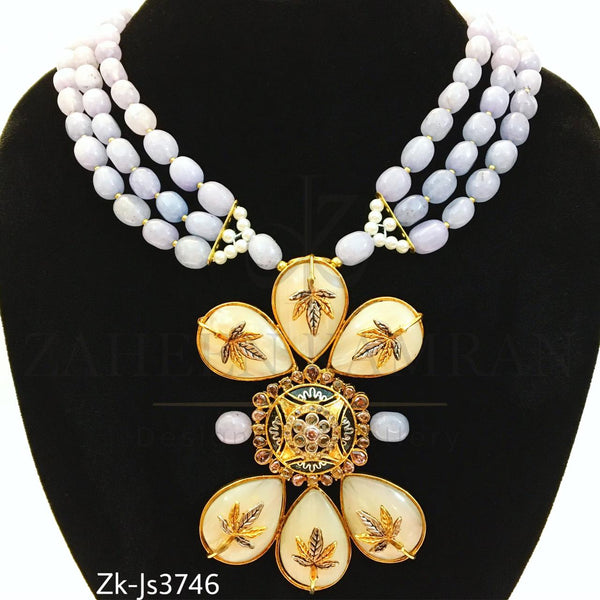 Exquisite pendant mala