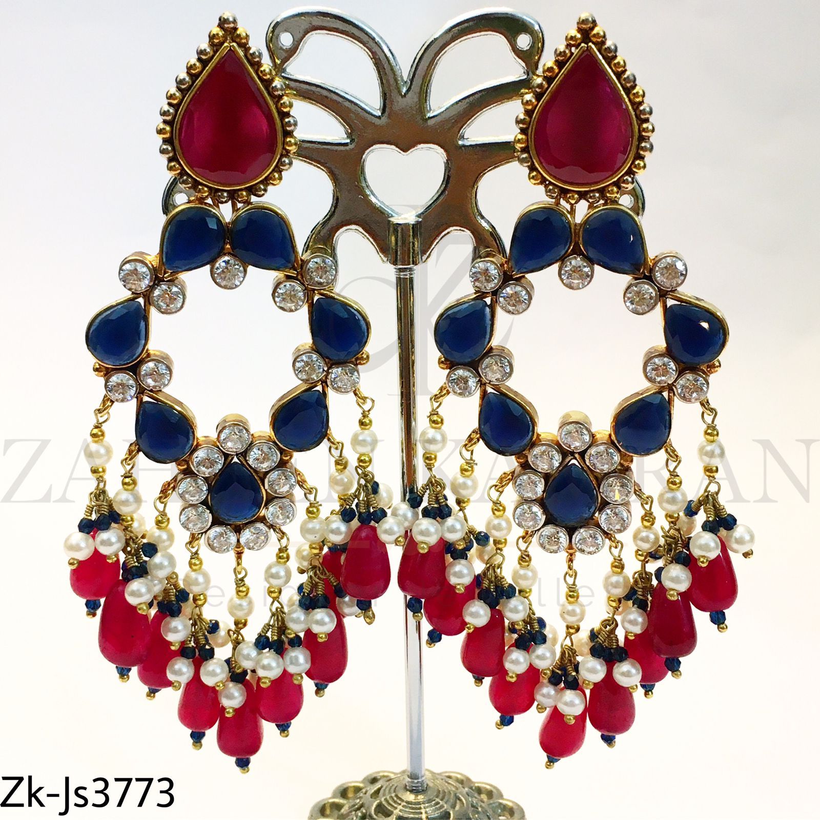 Exquisite sapphire choker