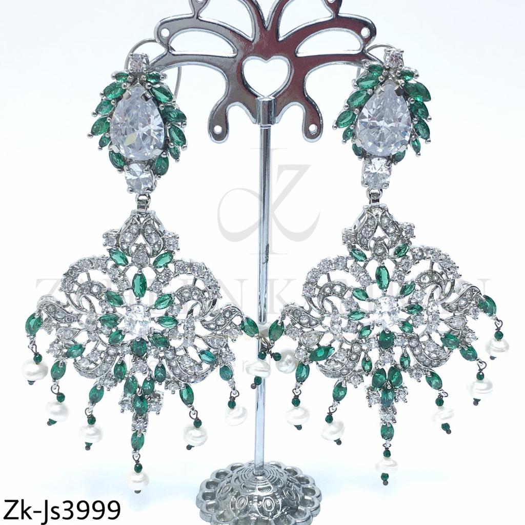 Sparkle silver set.