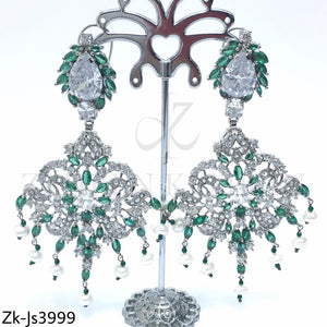 Sparkle silver set.