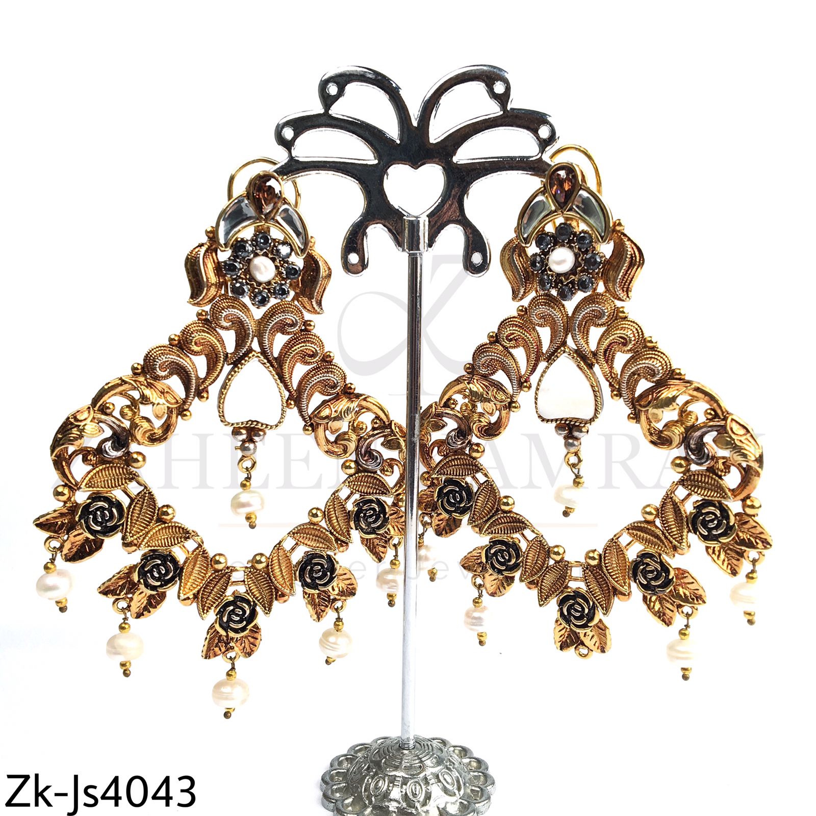 Majestic bridal set.