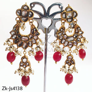 Stunning hanging set.