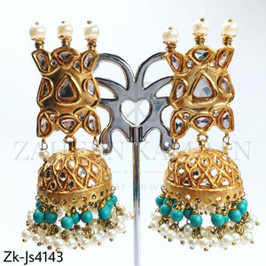 Exquisitely polki set.