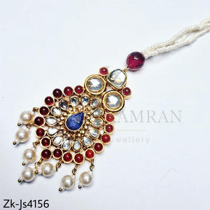 Luminous bridal set.