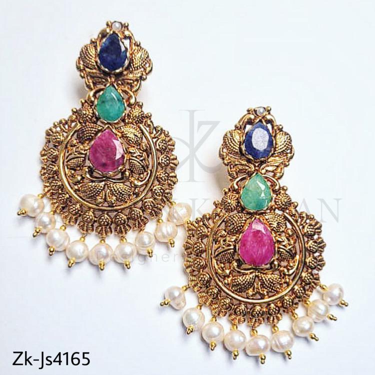 Splendid bridal set.