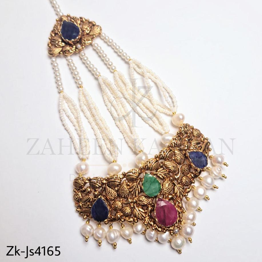 Splendid bridal set.