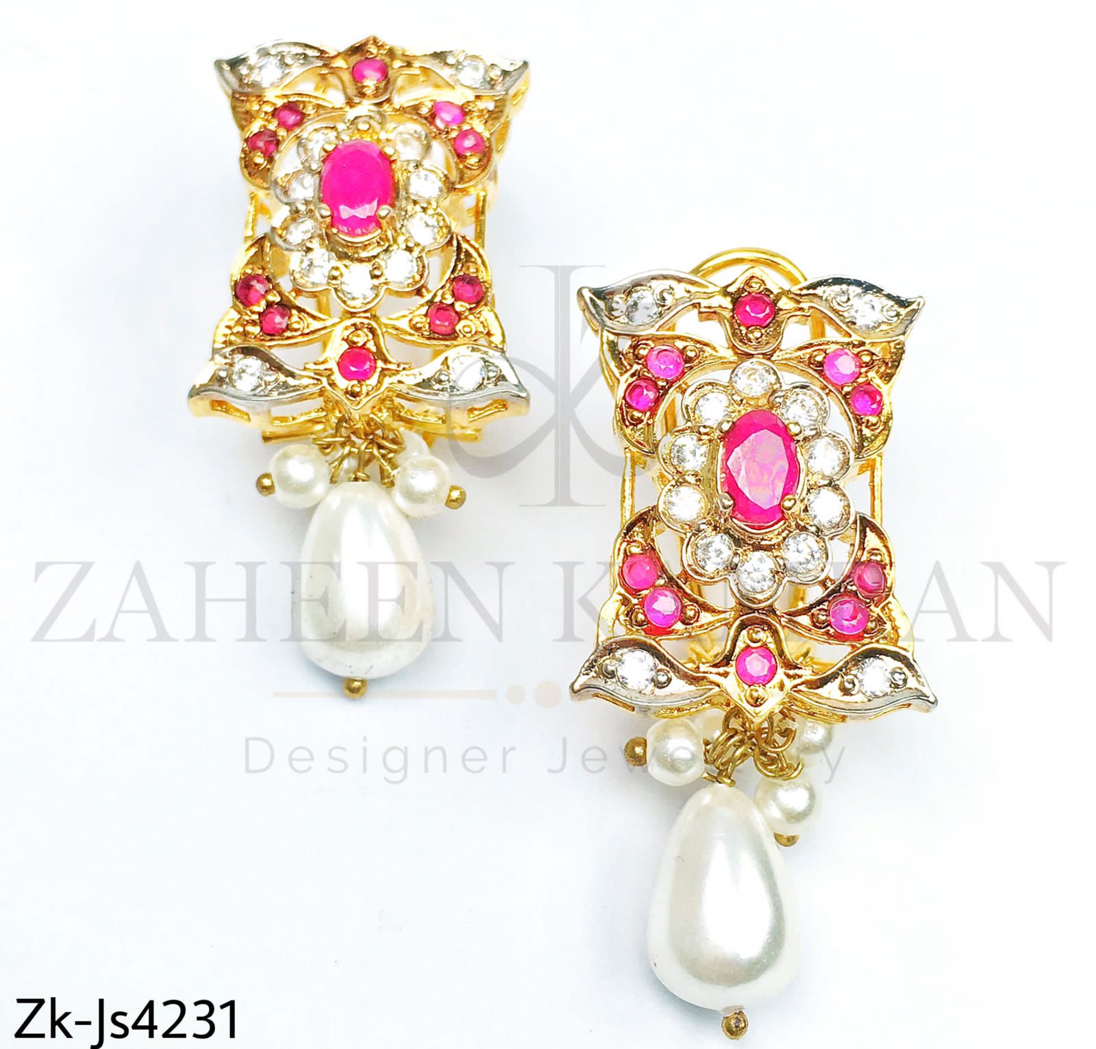 Radiant pearls set.