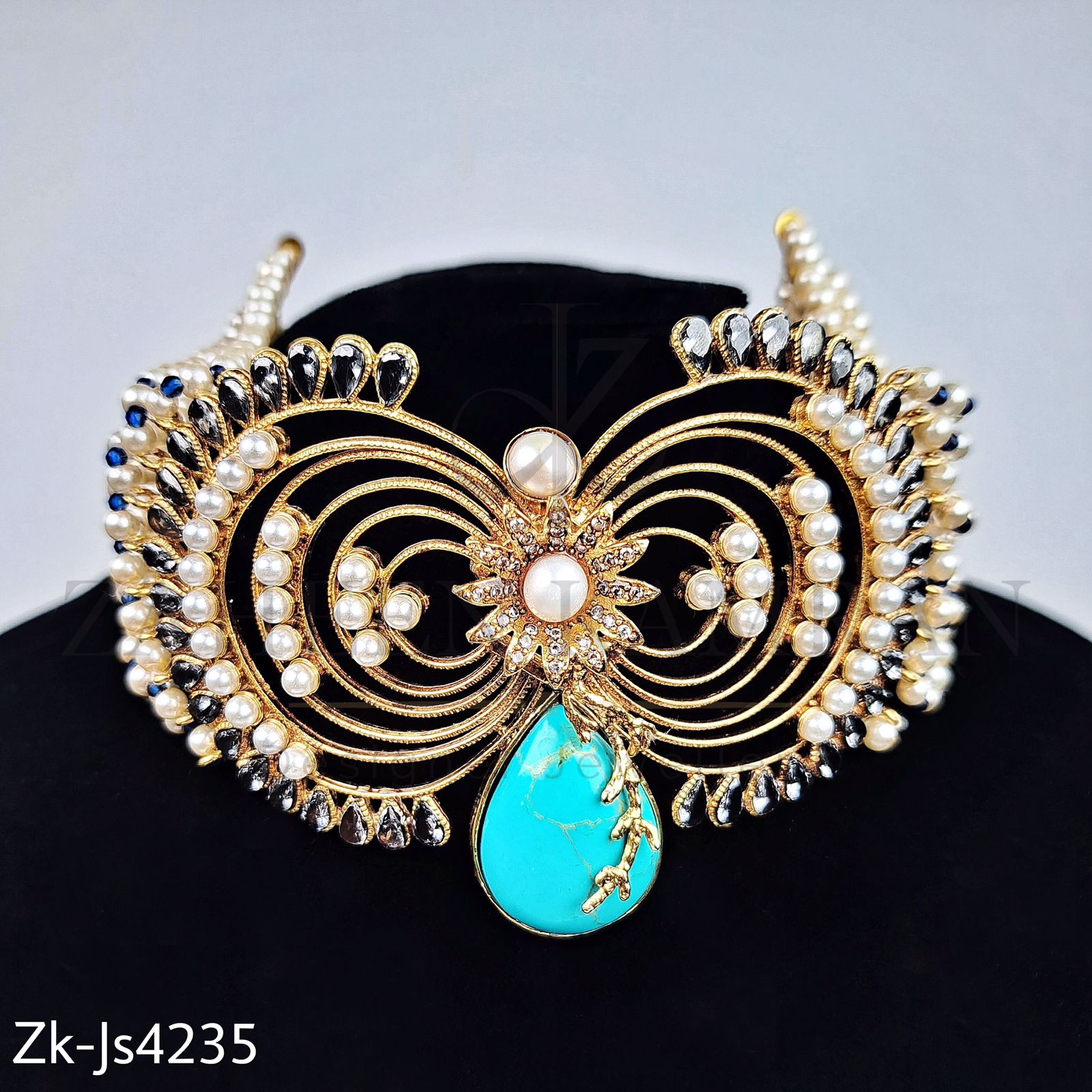 Circular set.