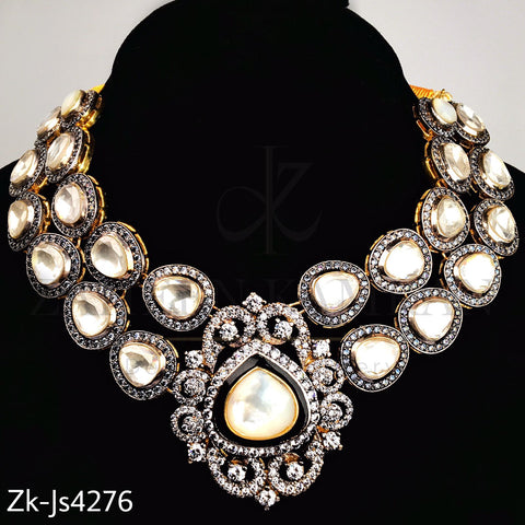 Circular style set.