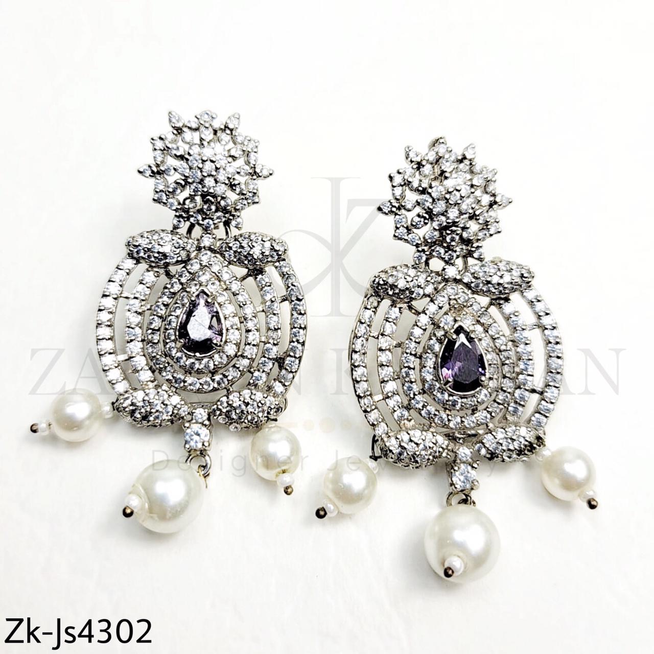 Sparkle silver set.