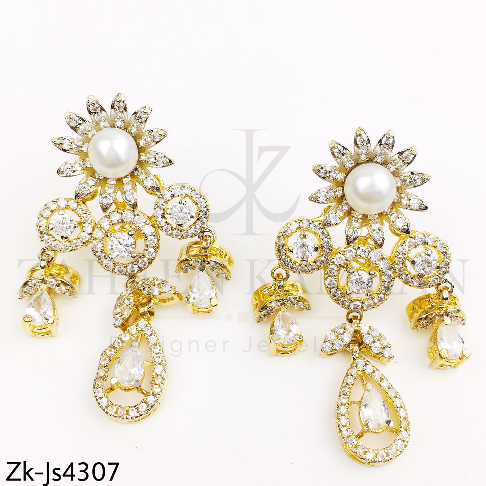 Glam hanging set.