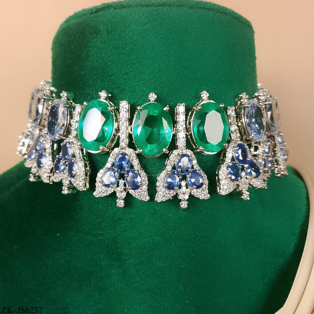 EMERALD SILVER SET