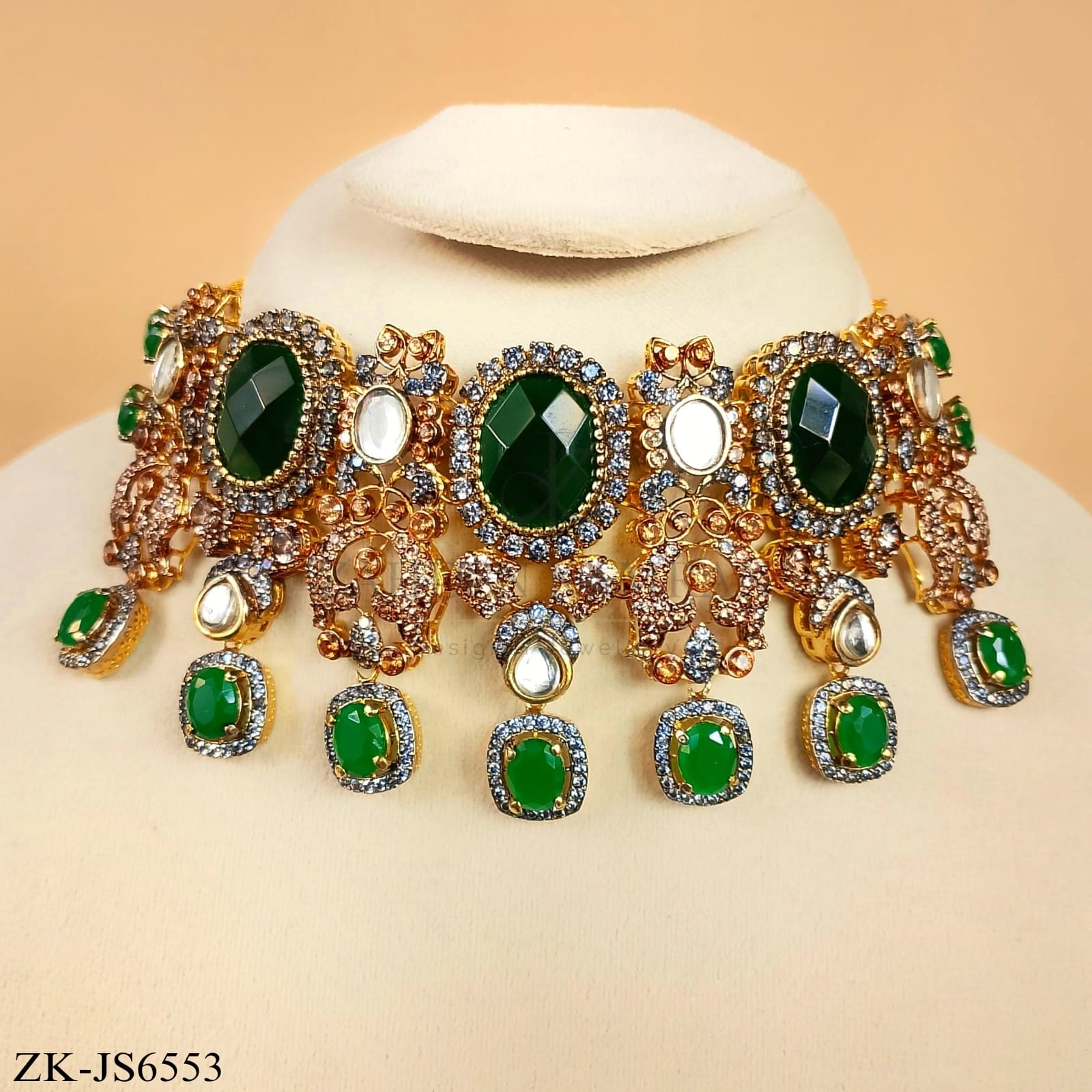 EMERALD CHOKER SET