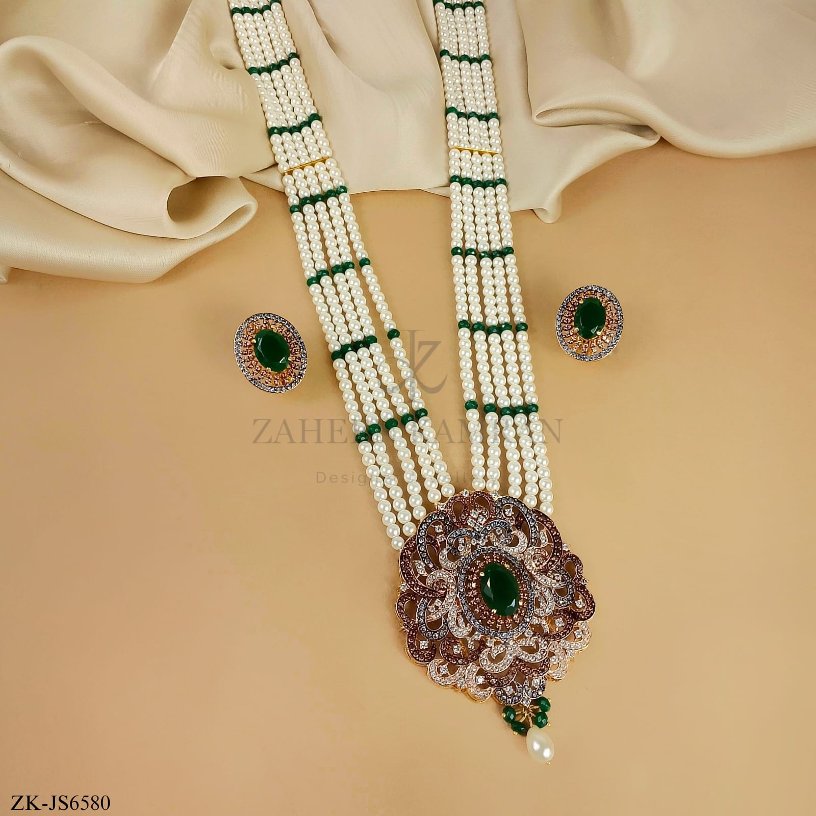 EMERALD PEARLS SET