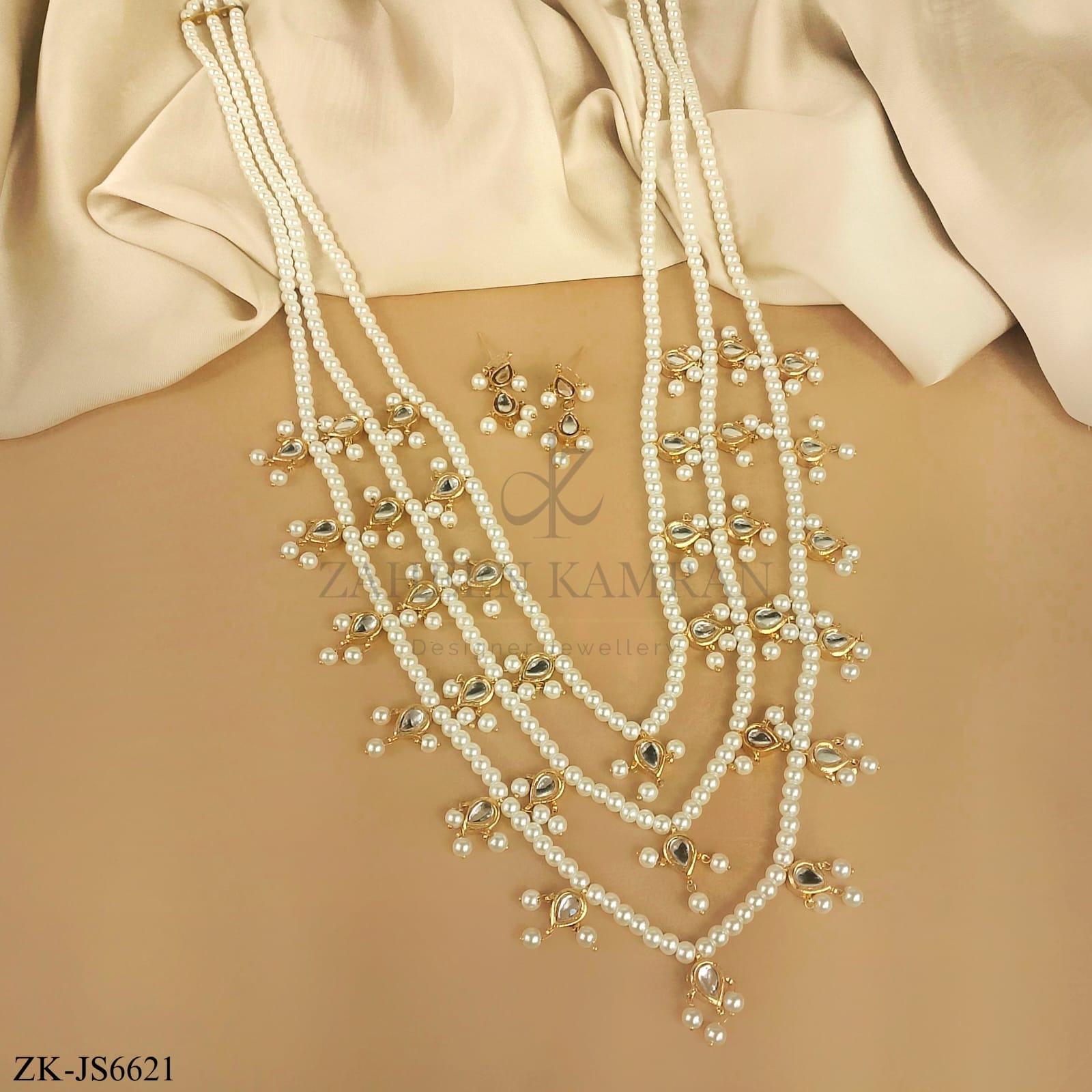 KUNDAN PEARLS SET