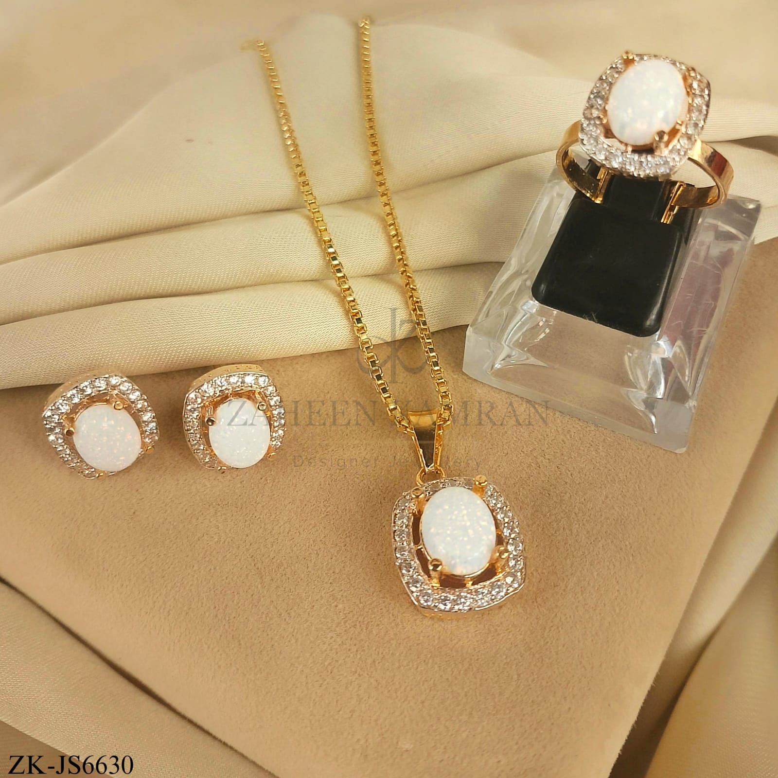 WHITE OPALS SET