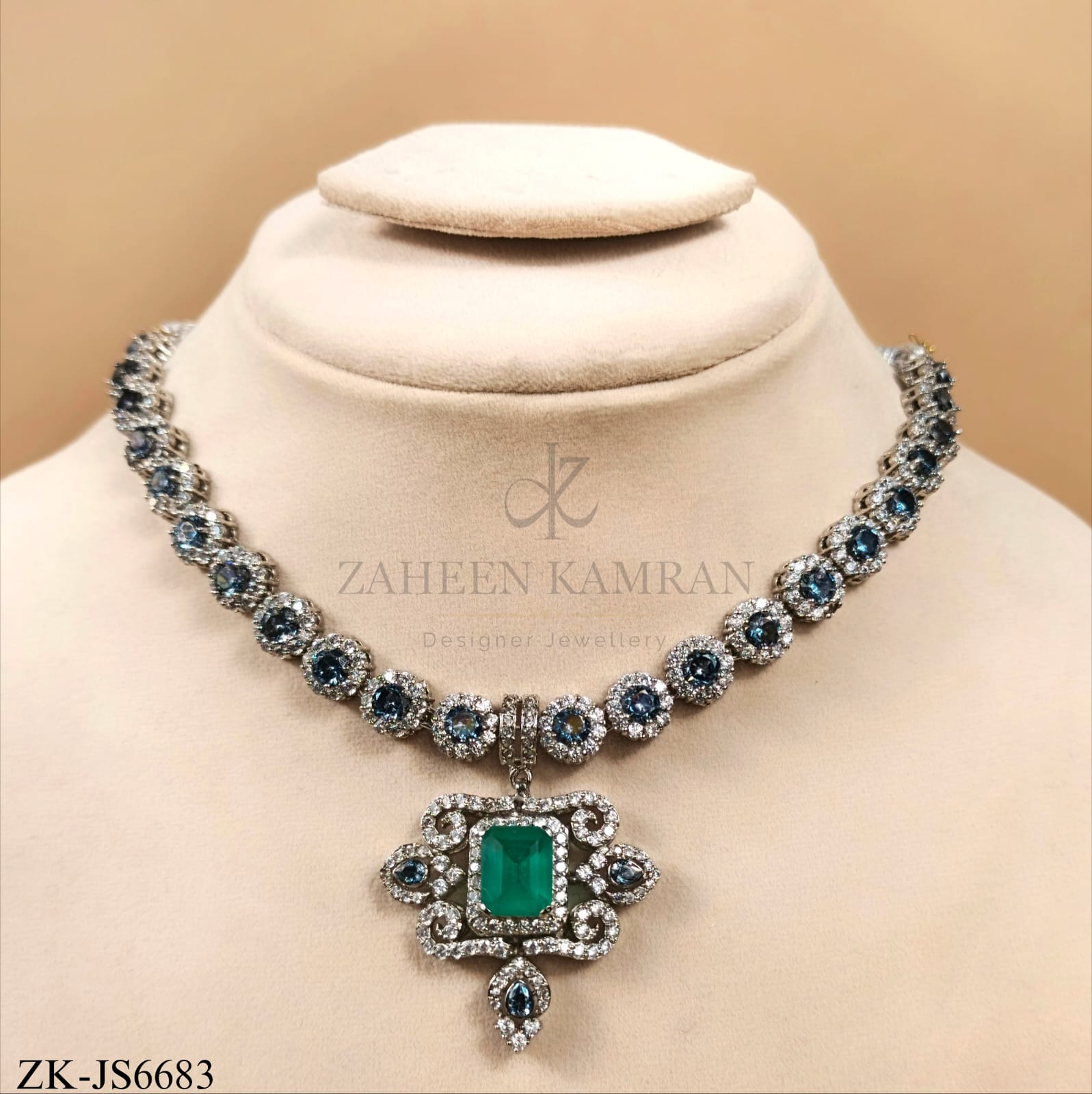 EMERALD SILVER SET