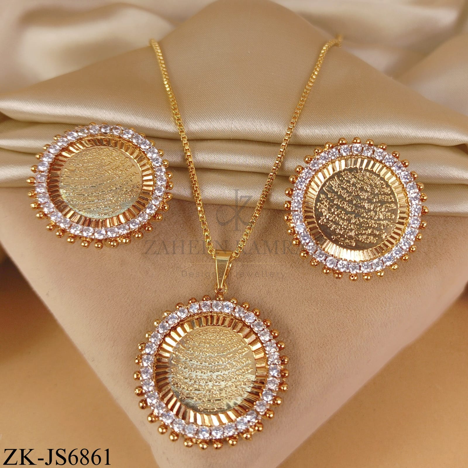 CALLIGRAPHY ZIRCONIAN PENDANT SET