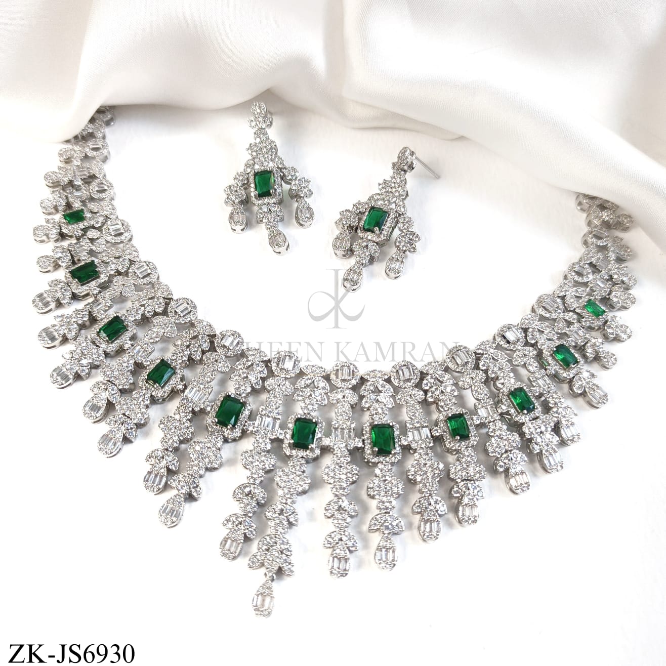 SILVER EMERALD CHANDELIER SET