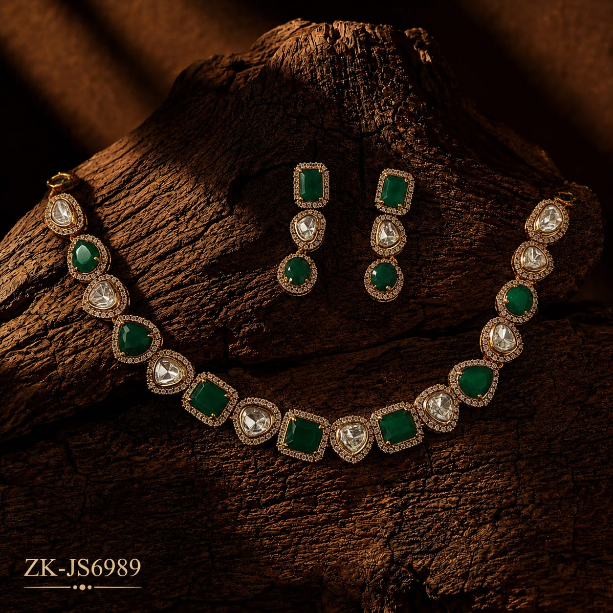 Noble Emerald Set