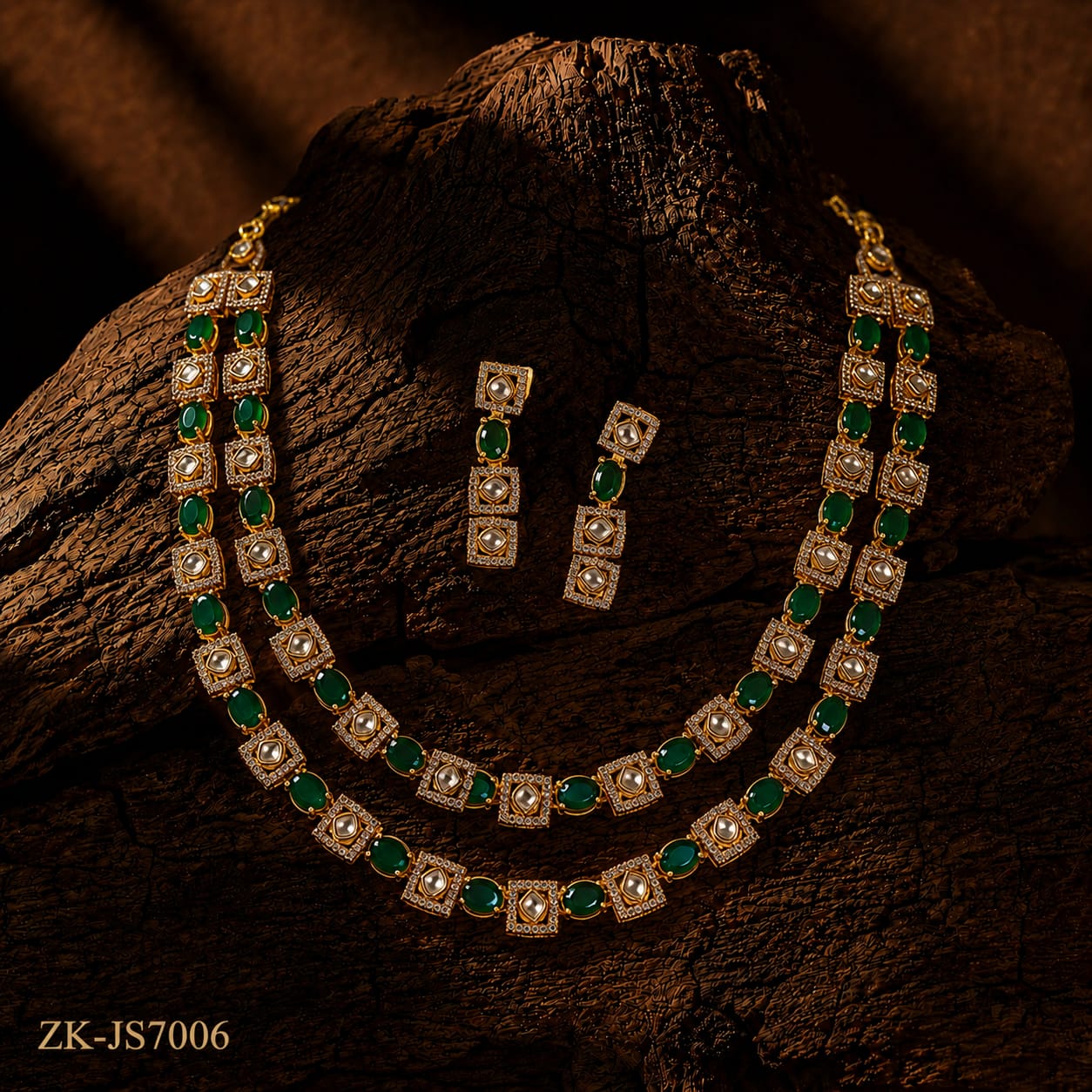 Resplendent Emerald Necklace