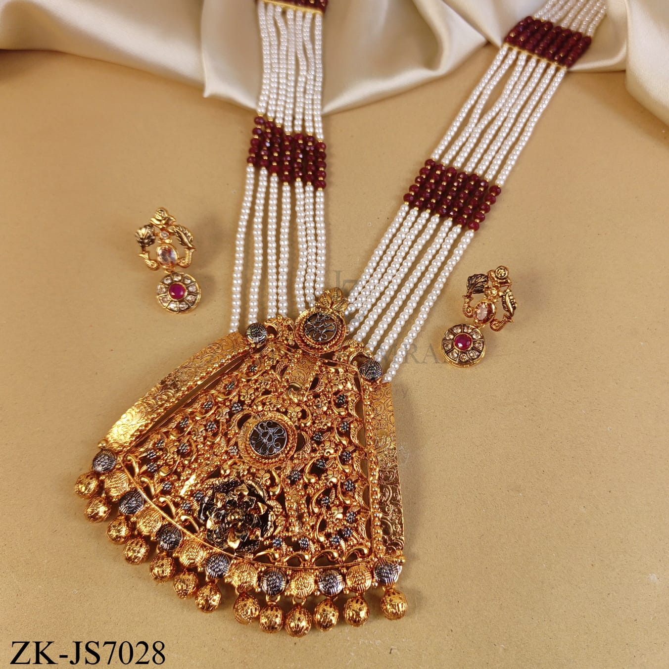 ANTIQUE RUBY BIG PENDANT MALA SET
