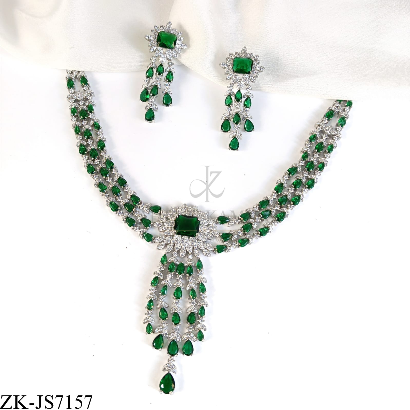 EMERALD ZIRCONIAN SET