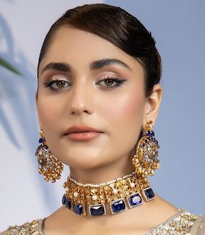 Stunning Choker