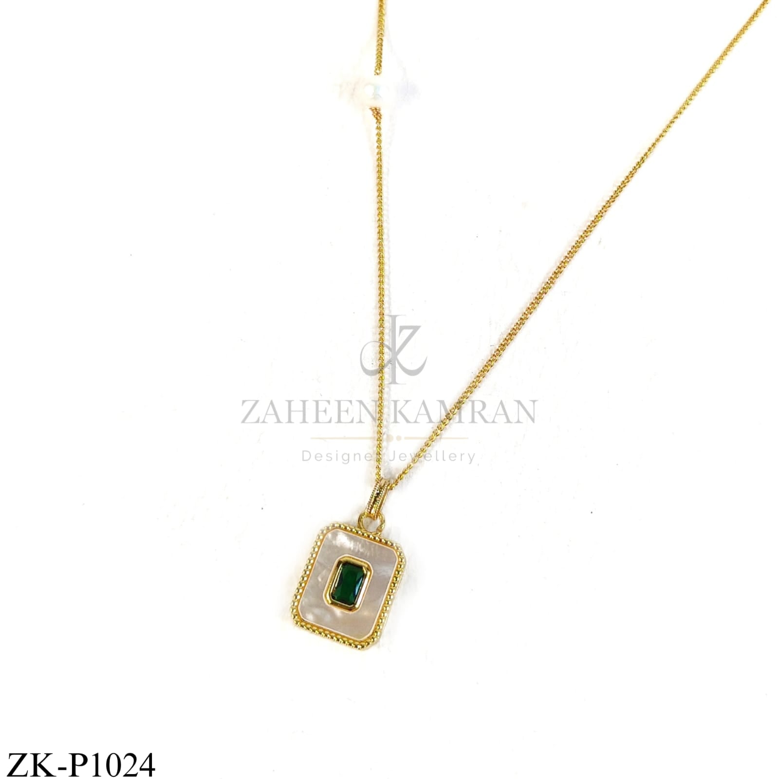 GOLDEN SQUARE WHITE PENDANT WITH EMERALD CENTRE