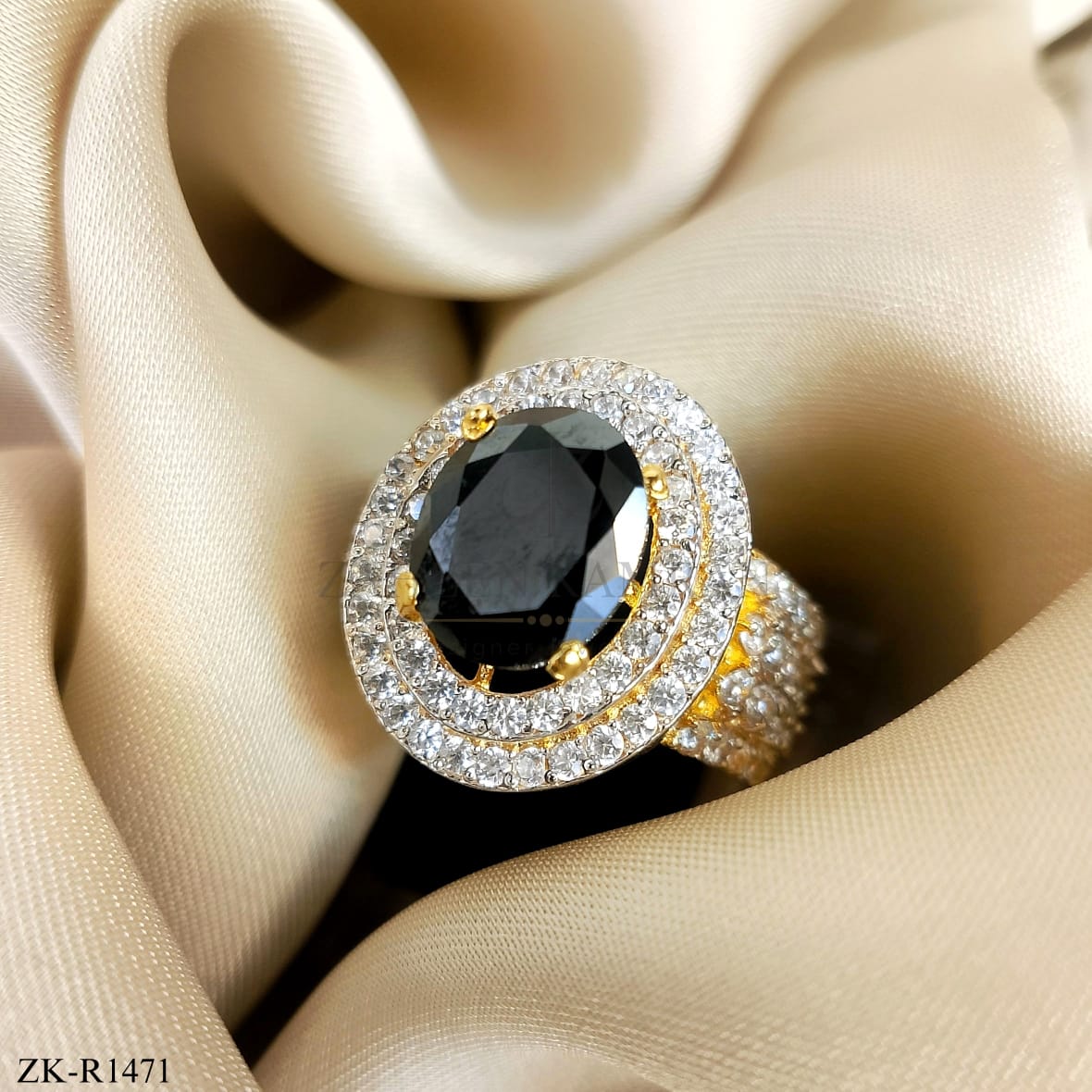 Black Stunning Ring
