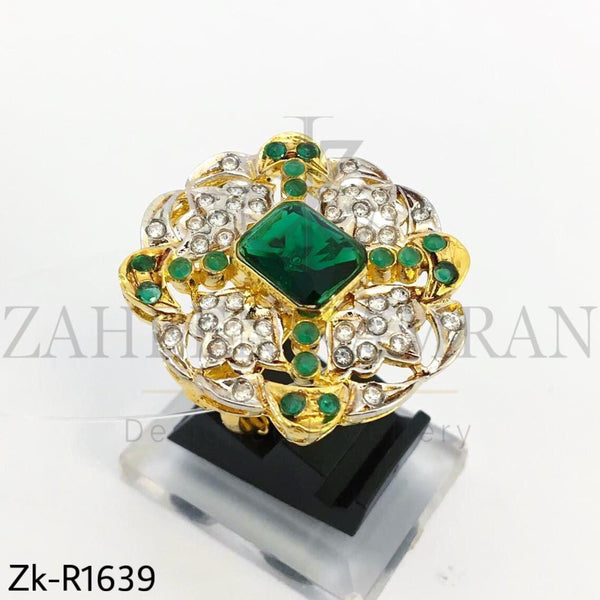 Unique Emerald Stone Ring