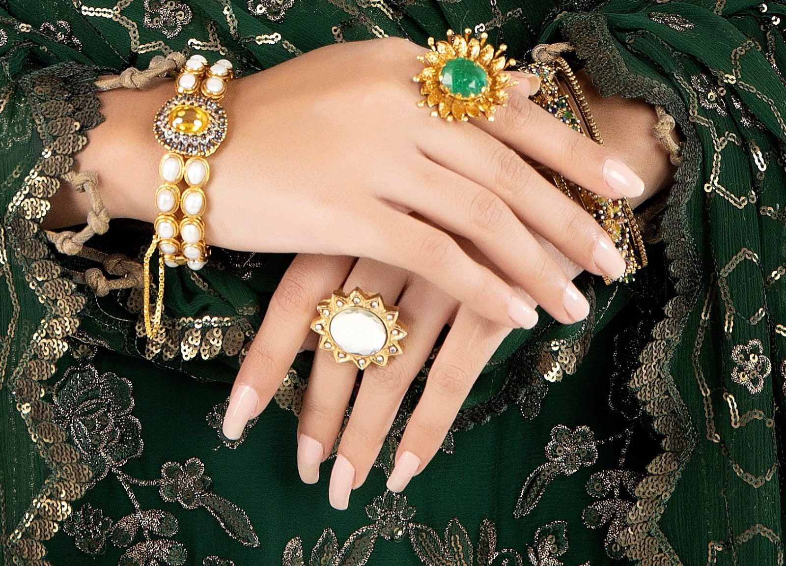 Petals emerald ring.