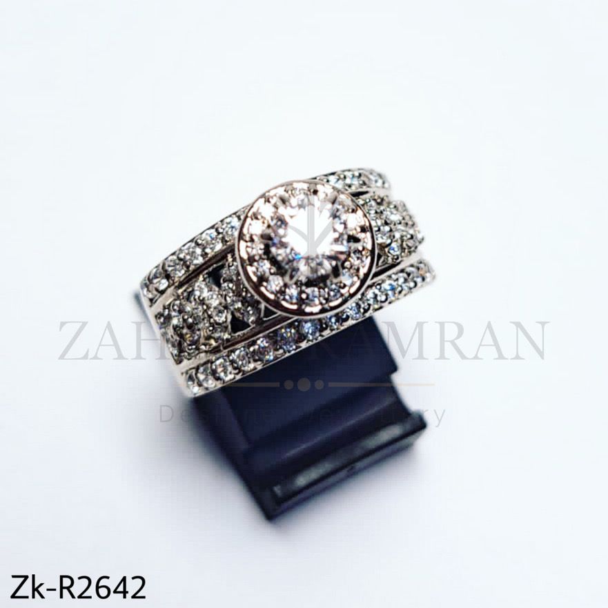 Stunning silver ring.