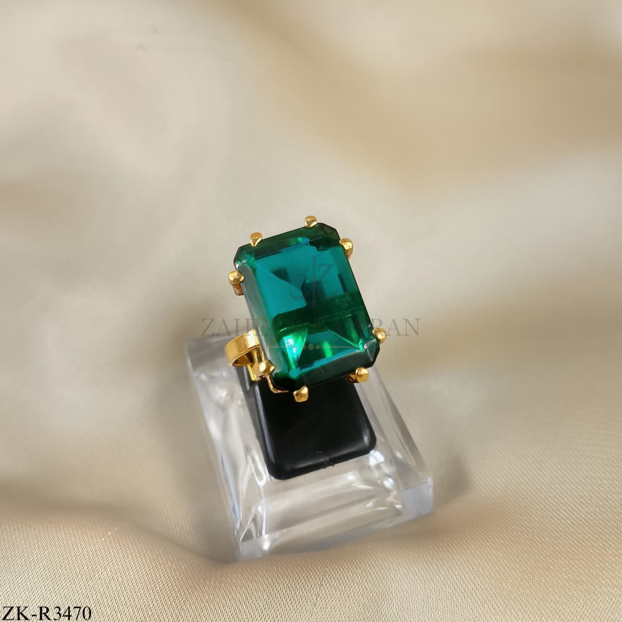 EMERALD RING
