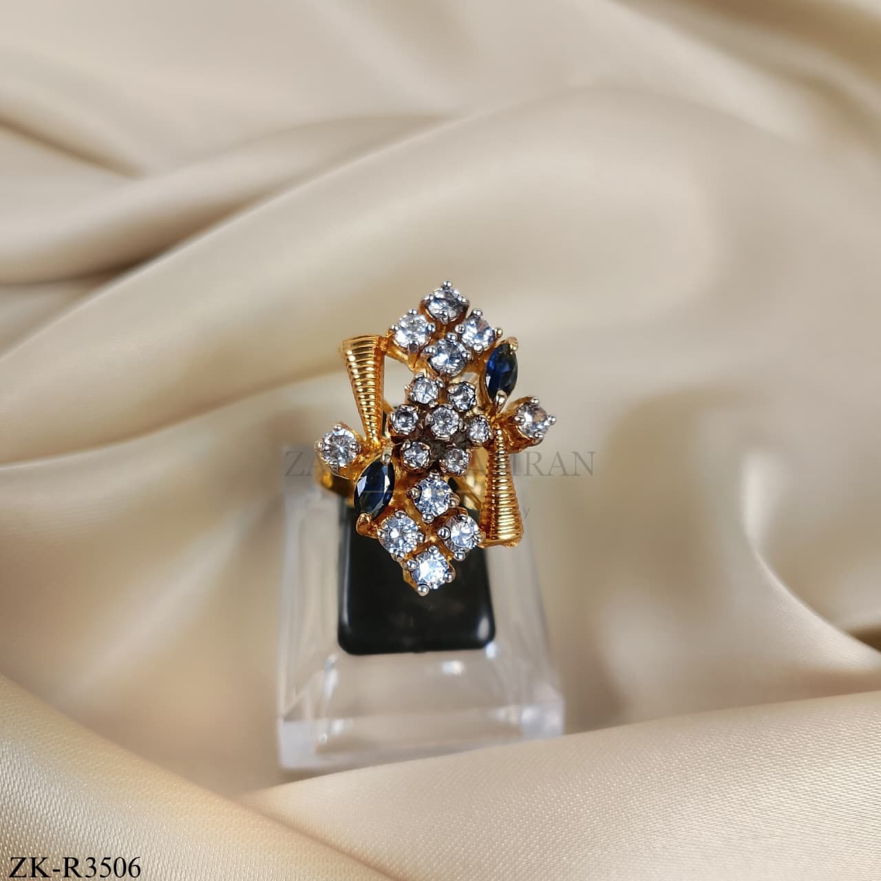 SMOKY STONES RING