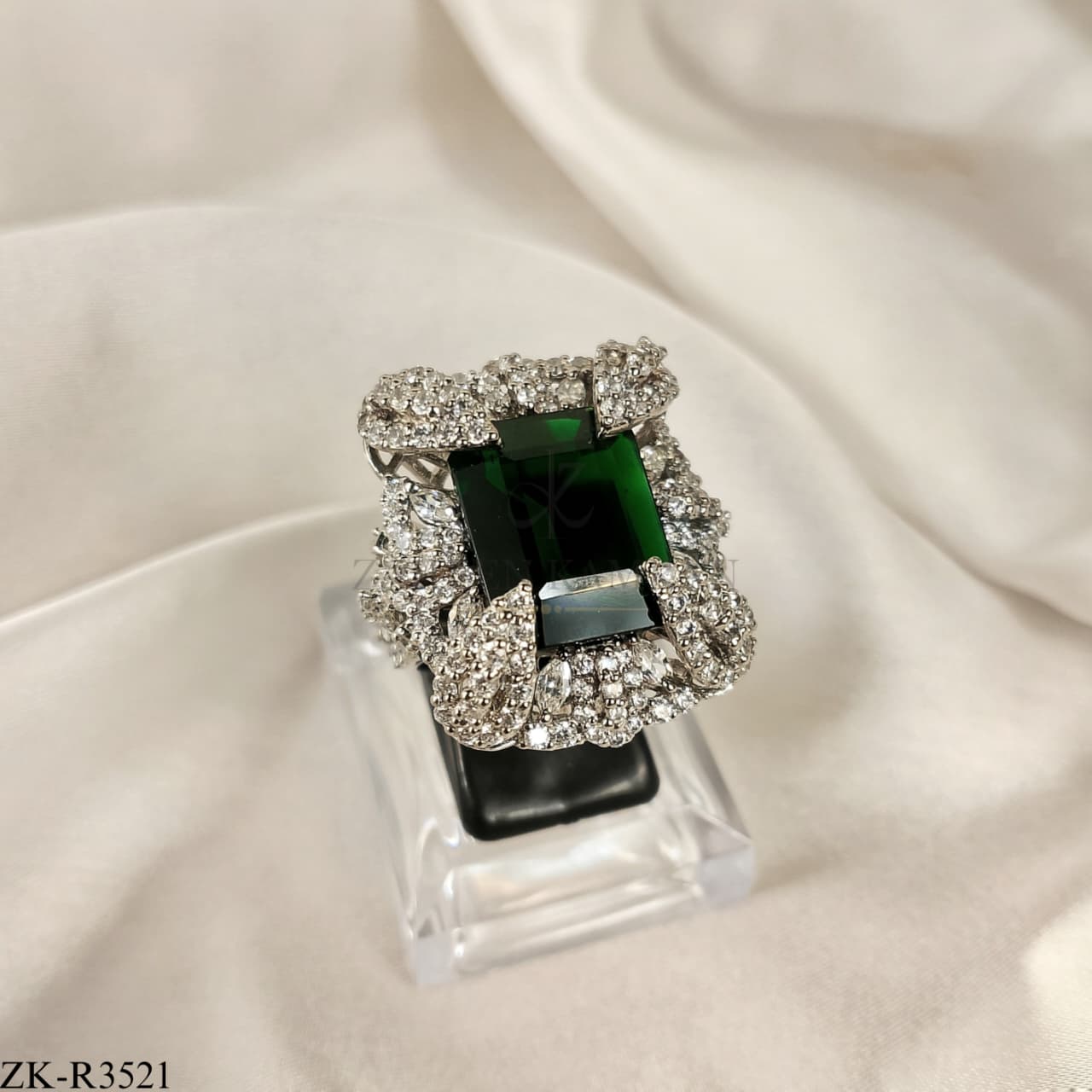 925 EMERALD SILVER RING