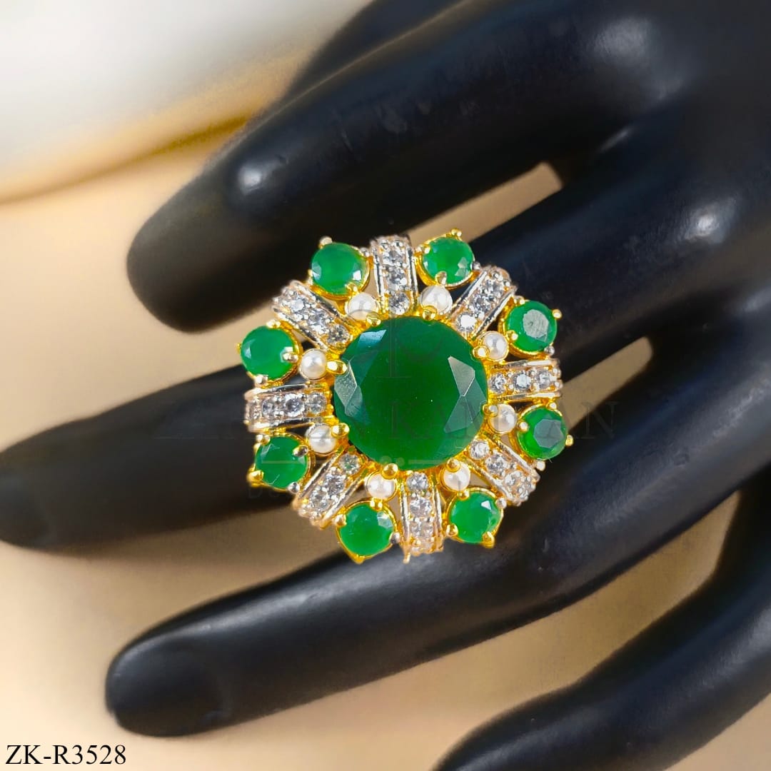 EMERALD RING