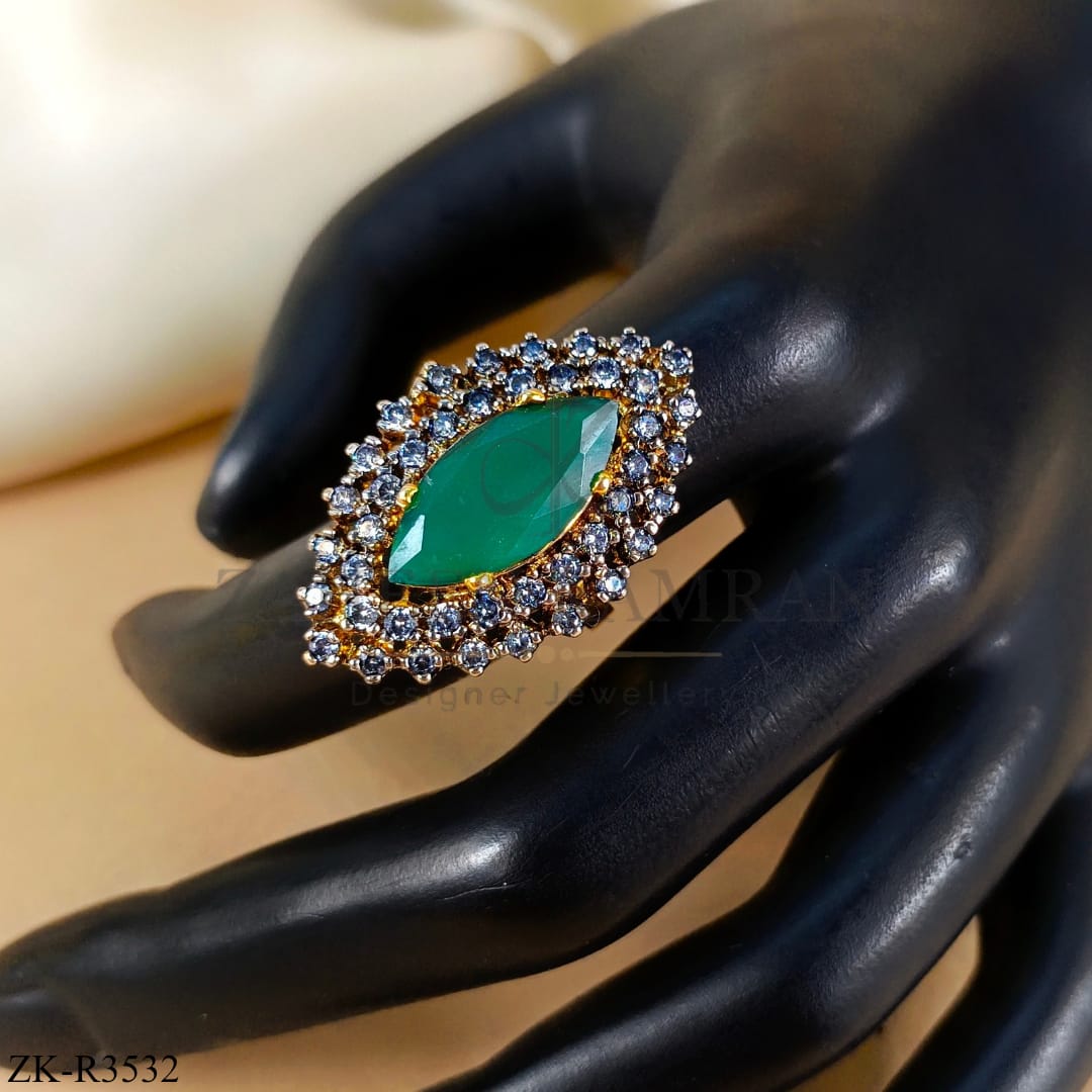 EMERALD RING