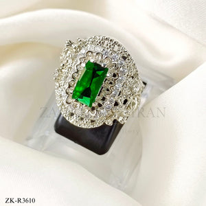EMERALD RING