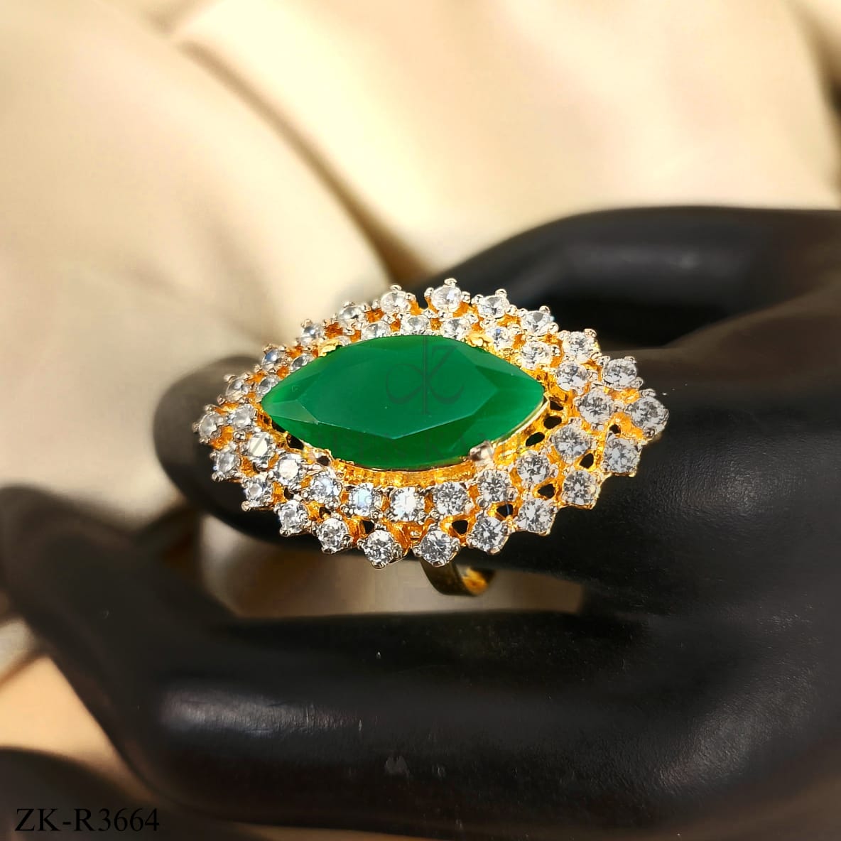 EMERALD RING