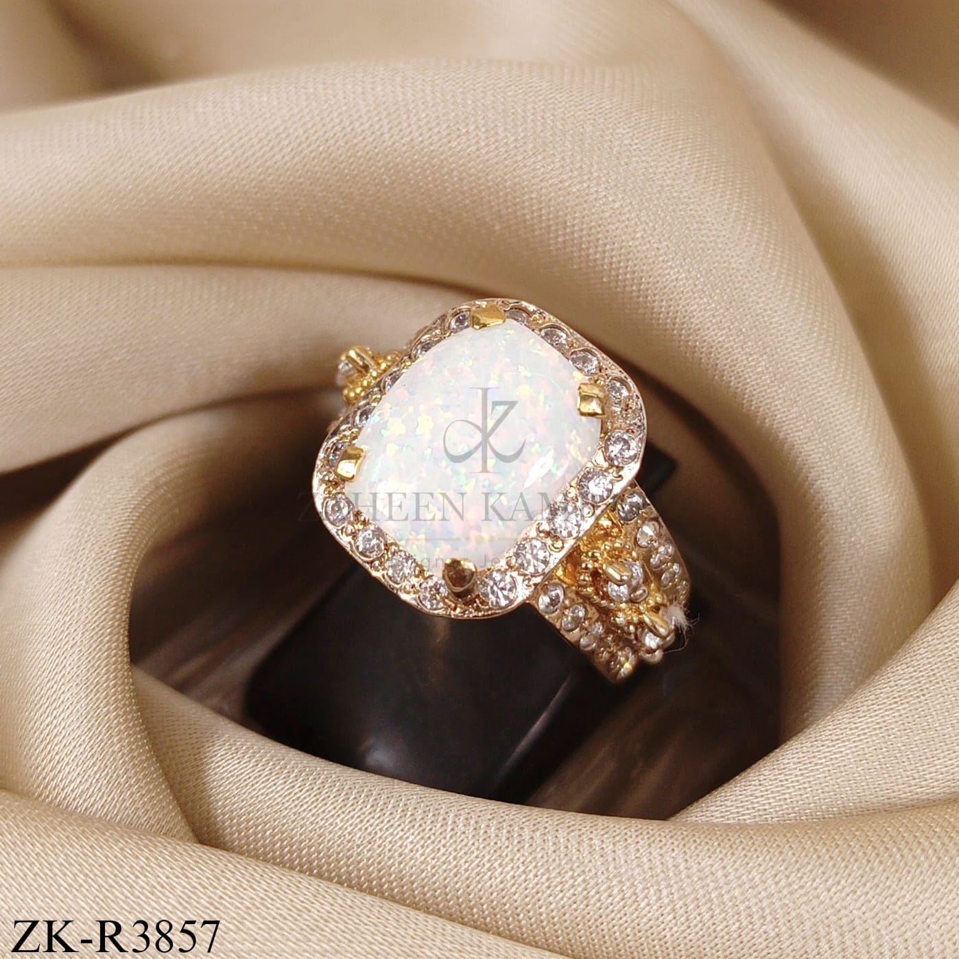GOLD WHITE OPAL CENTERPIECE RING