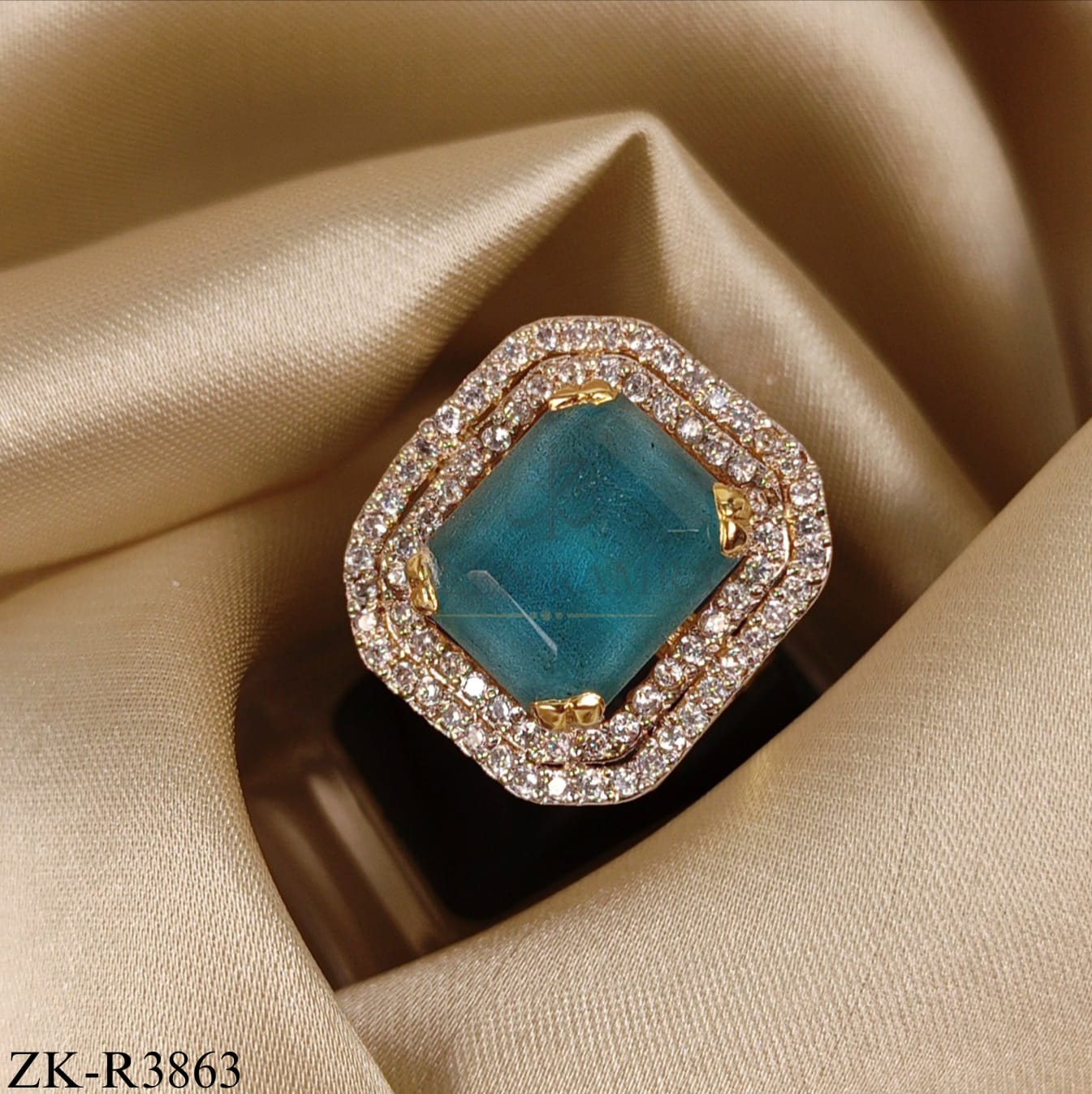 BRIGHT BLUE SQUARE-CUT RING WITH ZIRCONIA