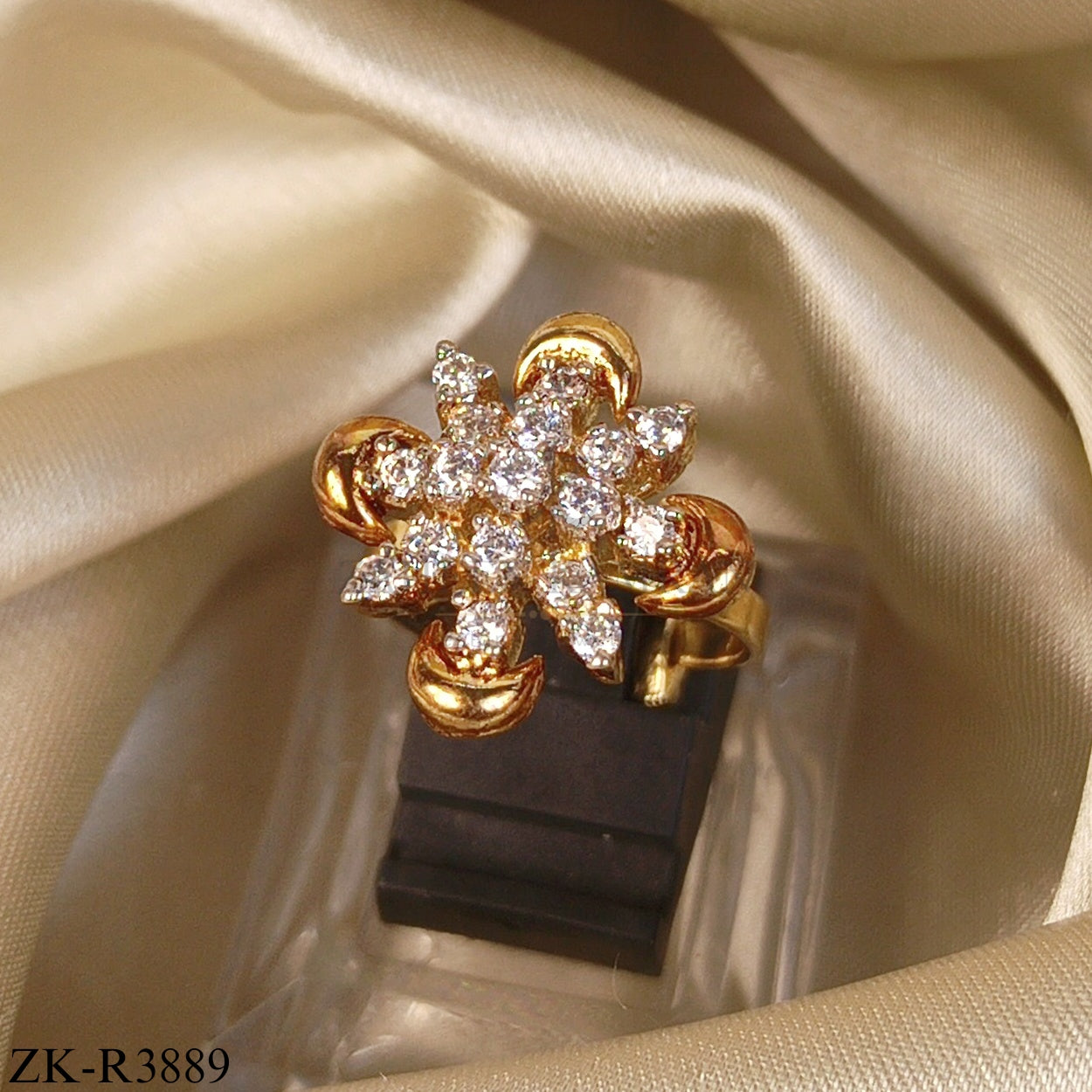 GOLDEN BLOOM PAVE RING