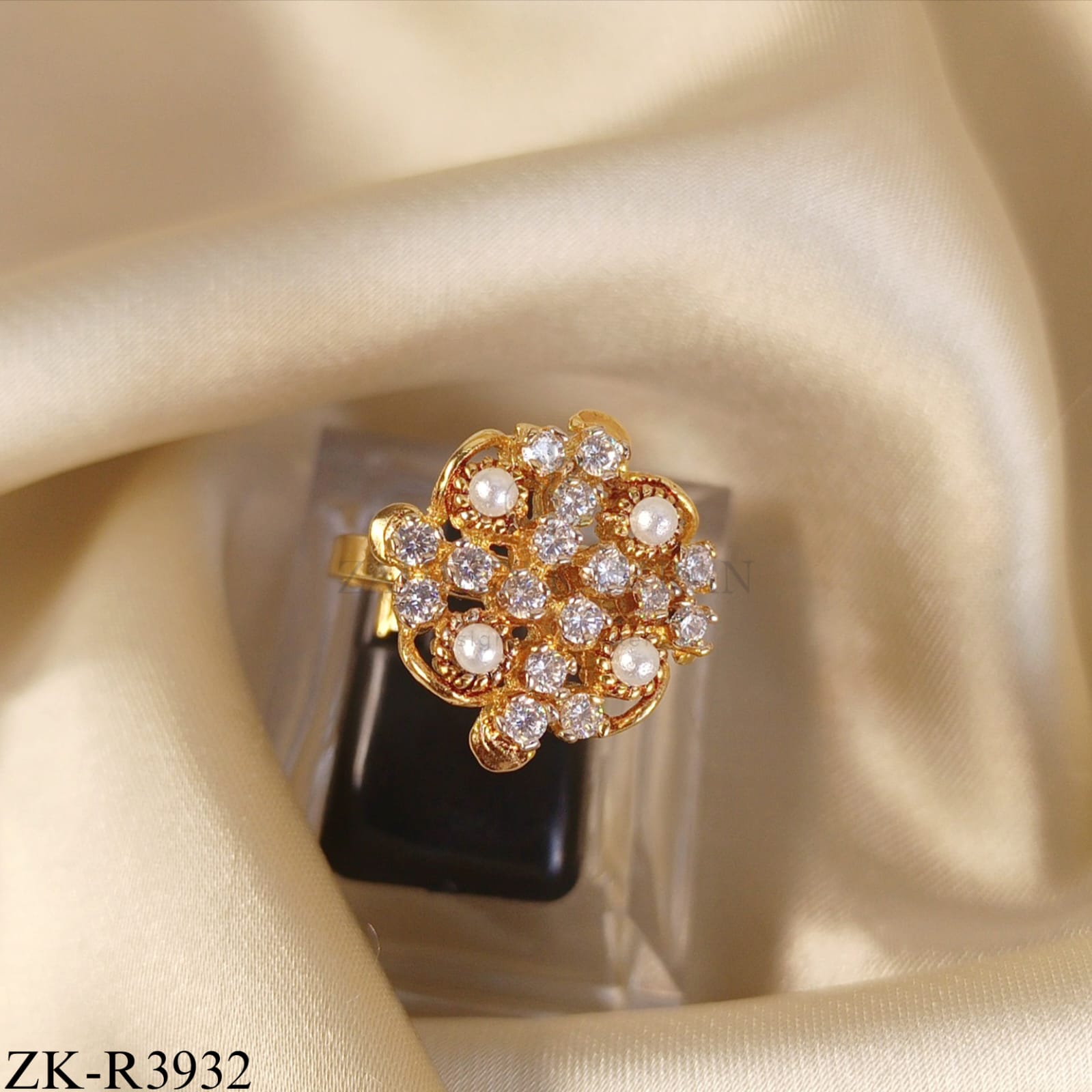 FLORAL ZIRCONIAN RING