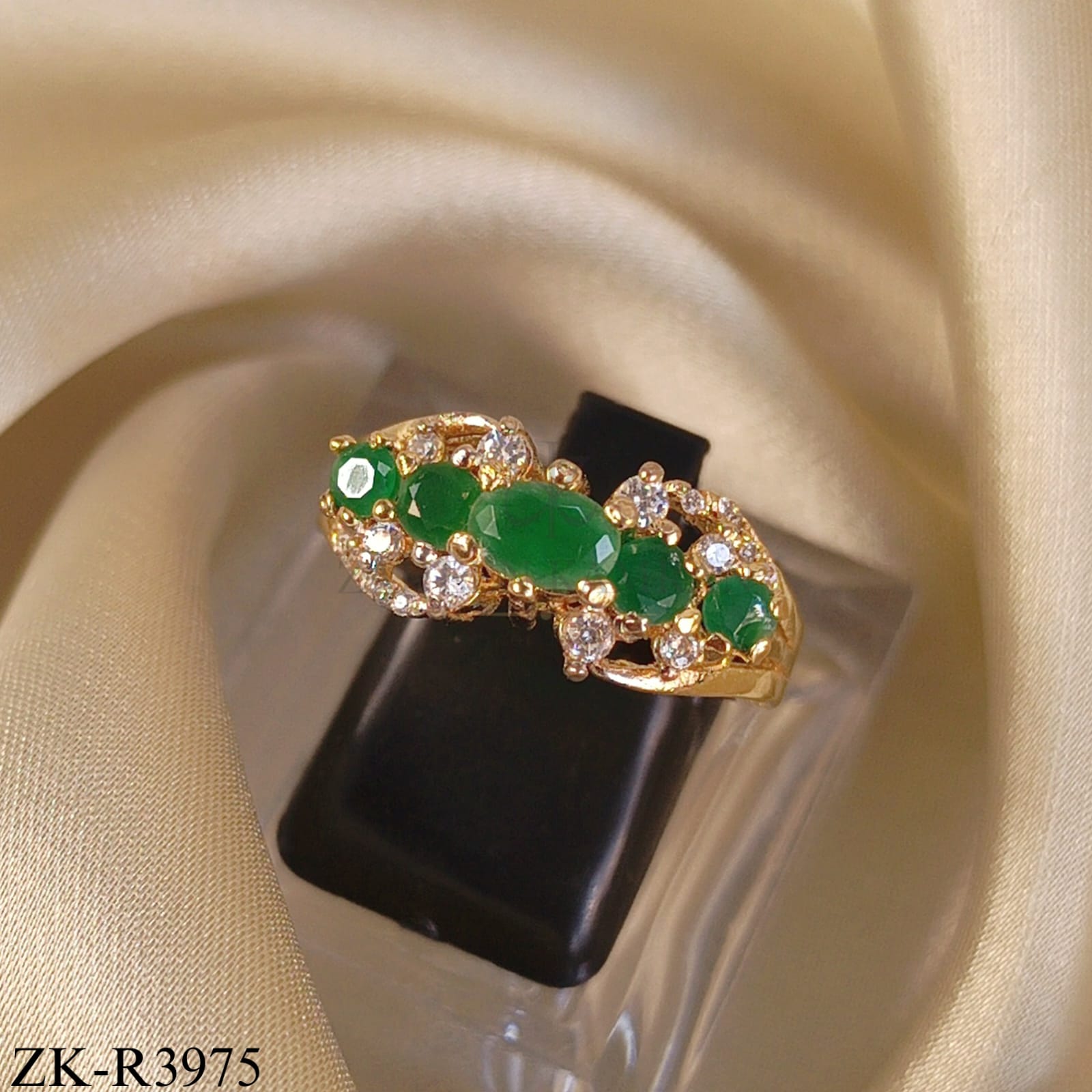 EMERALD ZIRCONIAN RING