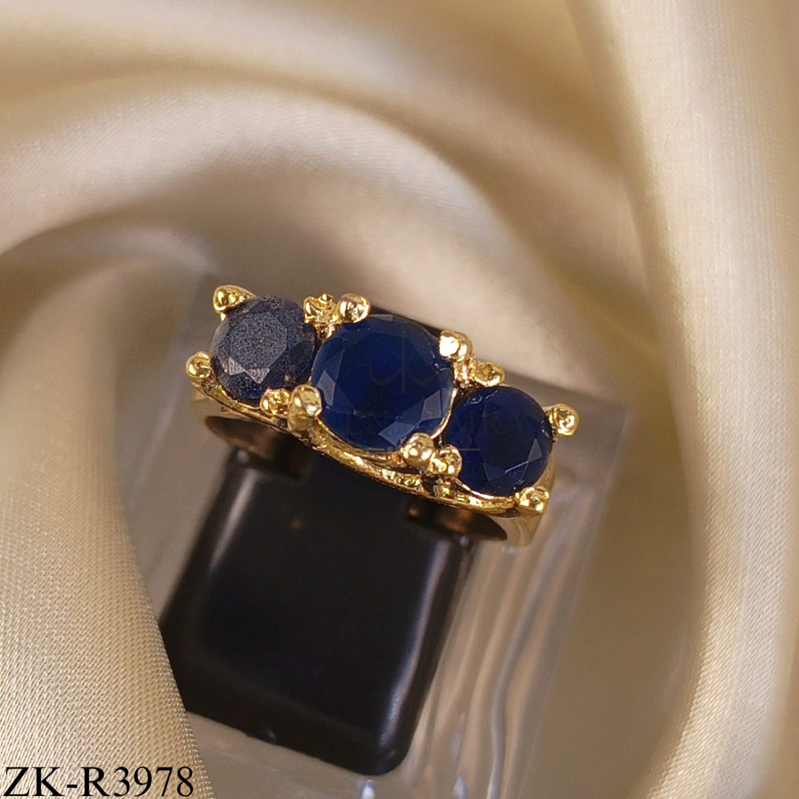 SAPPHIRE TIER RING