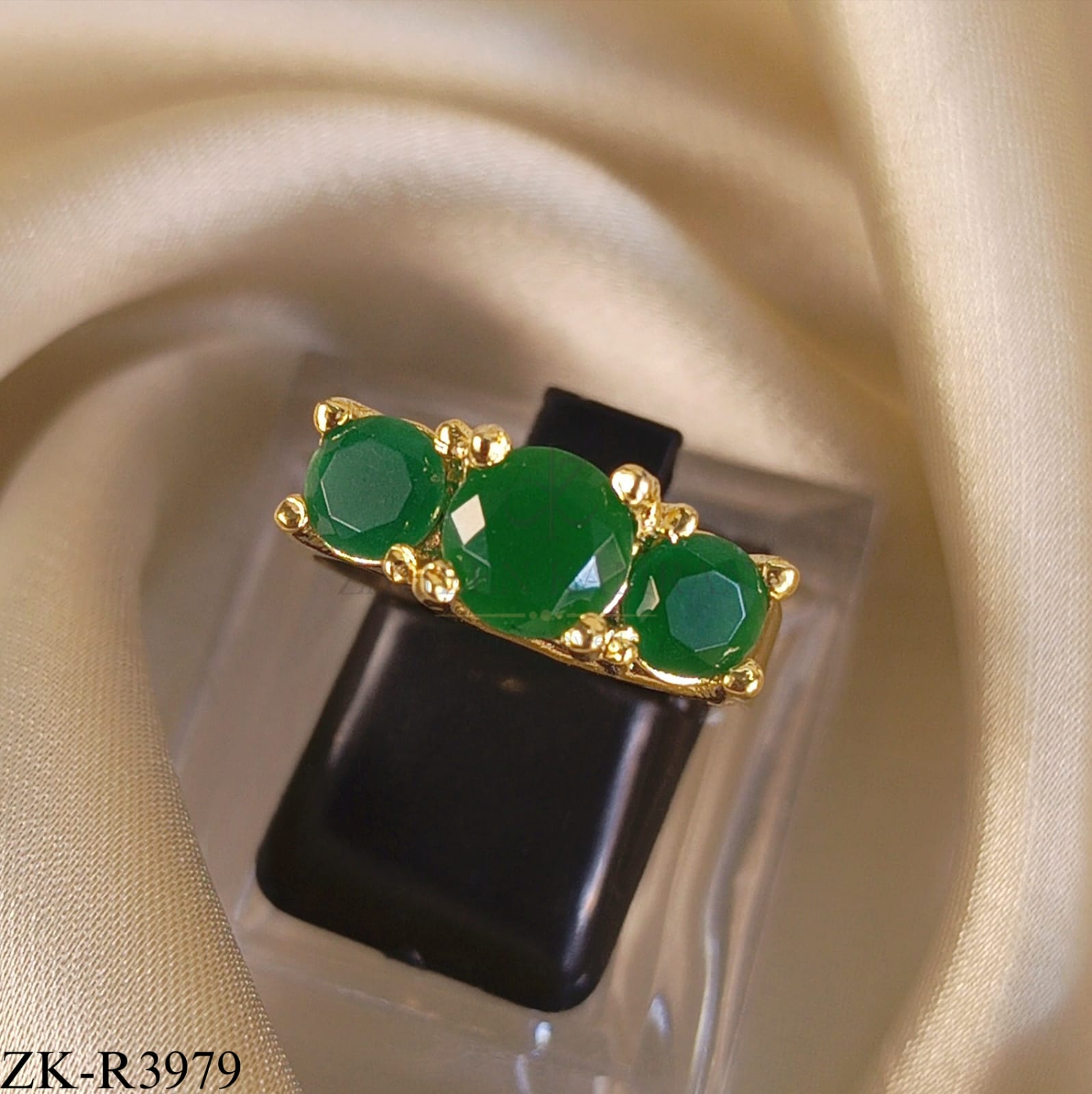 TIER EMERALD RING